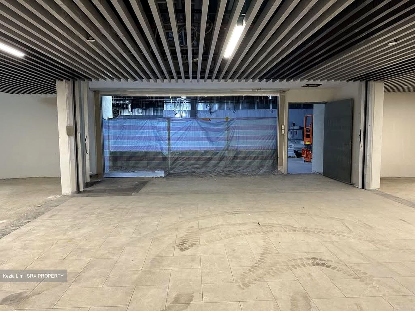 Chinatown Point (D1), Retail #589748341